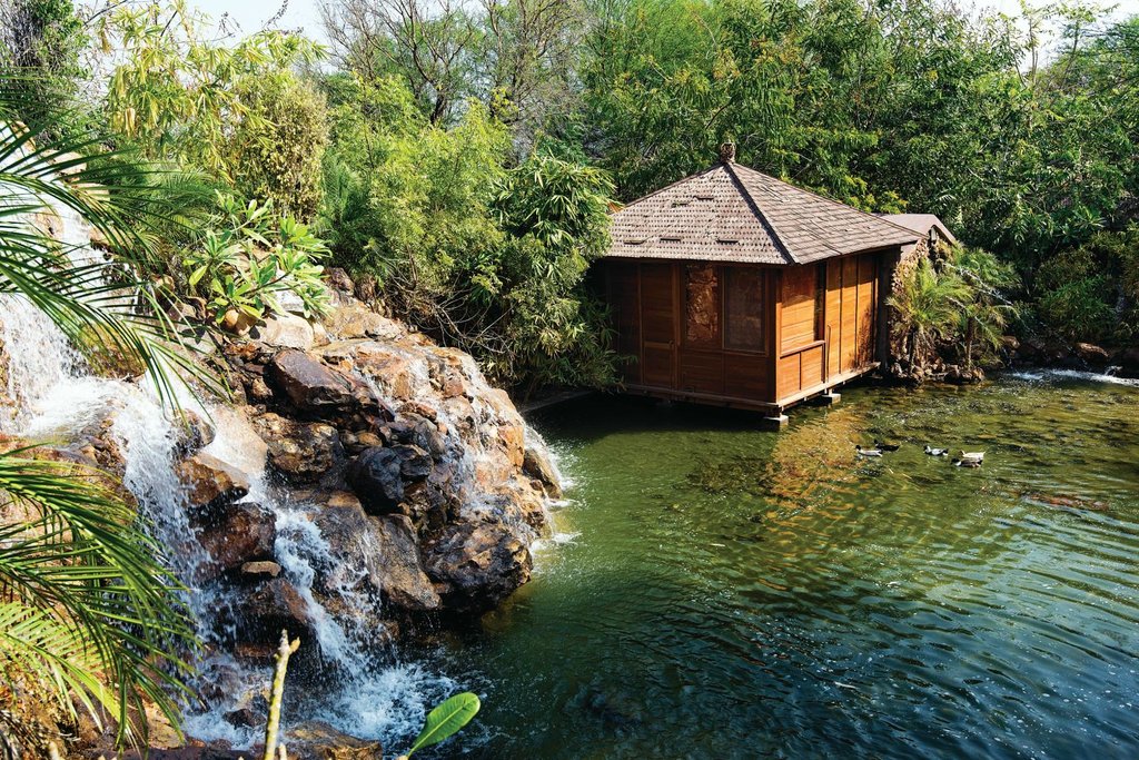 You are currently viewing Tree houses, Over Water Villa, Waterfalls and Nature @ The Tree House resort, Jaipur