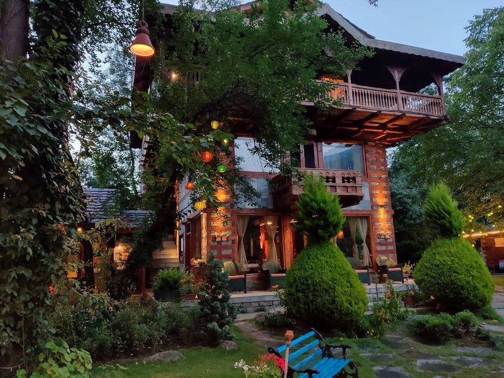 You are currently viewing Neeralaya, Kullu – Exclusive stay by the Beas river